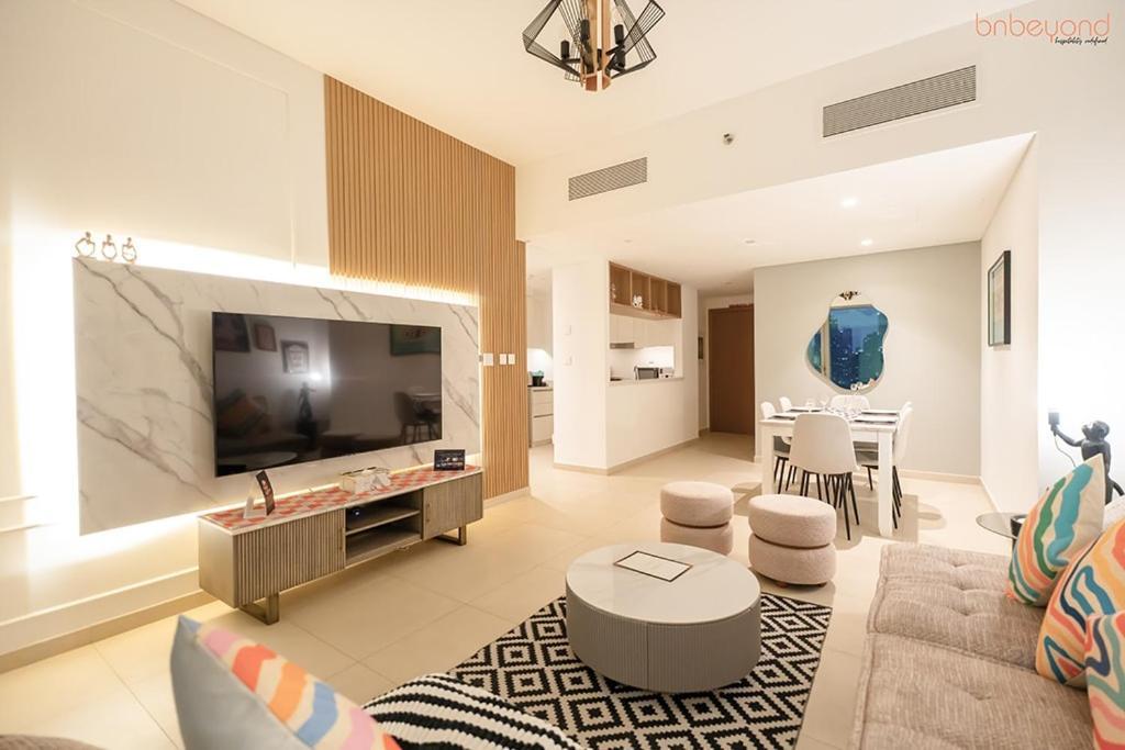 Bnbeyond's Artistic Luxe Retreat With Burj Views Dubai
