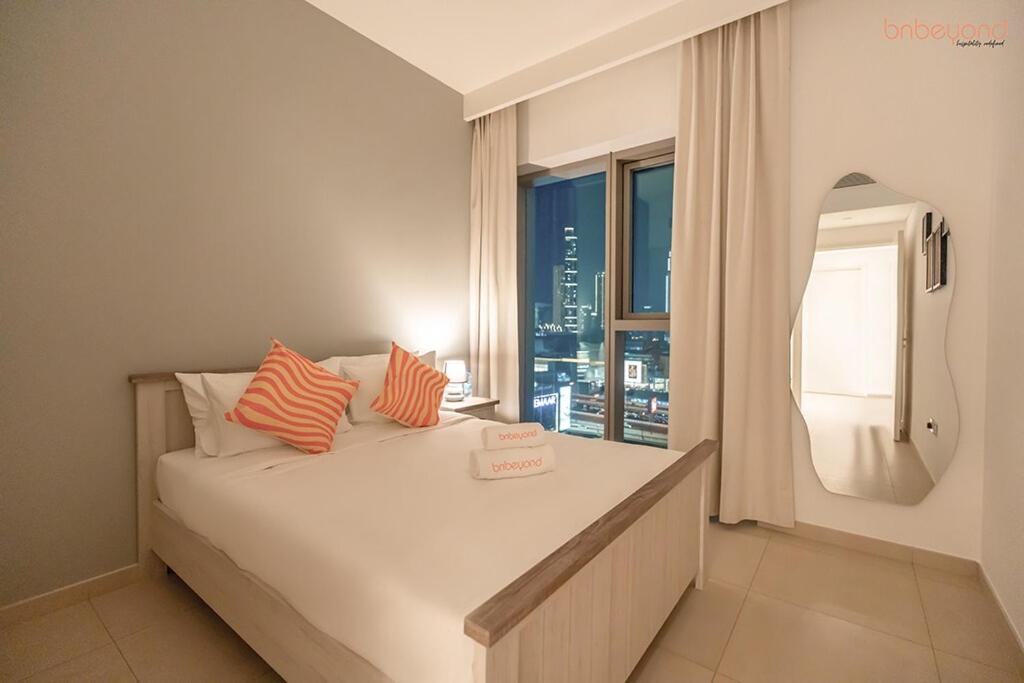 Bnbeyond's Artistic Luxe Retreat With Burj Views