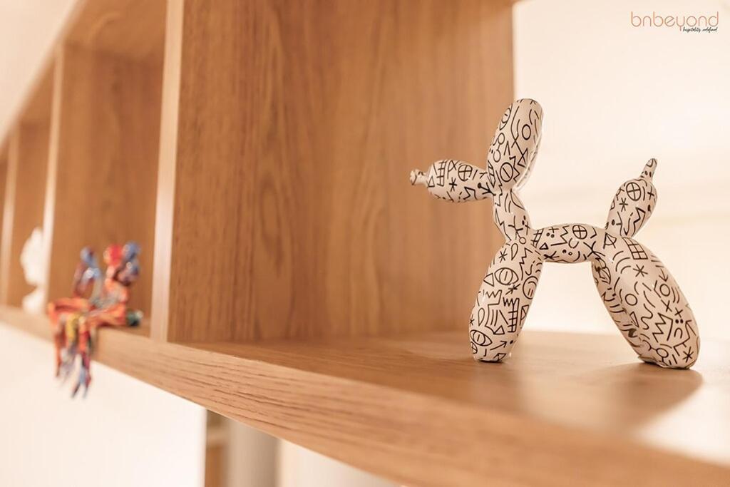 Bnbeyond's Artistic Luxe Retreat With Burj Views Apartment