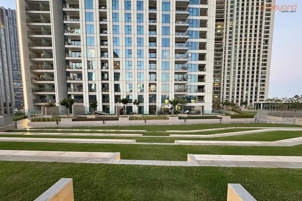 Apartment Bnbeyond's Artistic Luxe Retreat With Burj Views Dubai