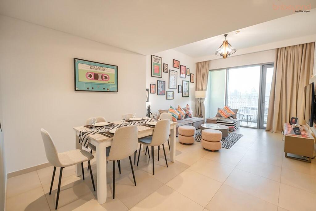 Bnbeyond's Artistic Luxe Retreat With Burj Views