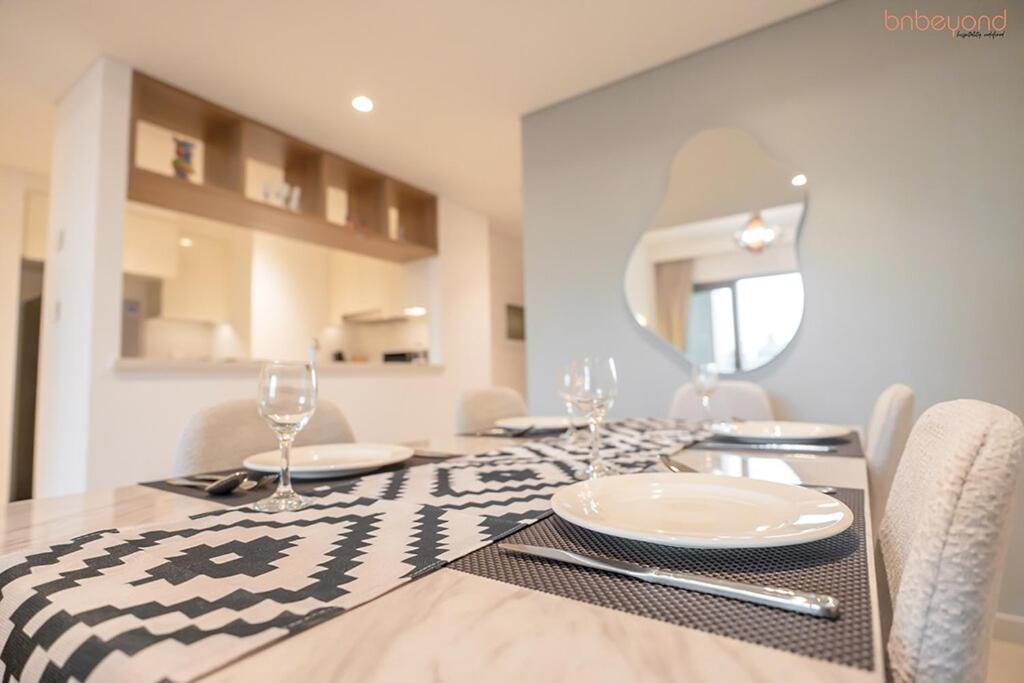 Bnbeyond's Artistic Luxe Retreat With Burj Views Apartment Dubai