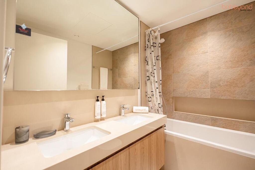 Bnbeyond's Artistic Luxe Retreat With Burj Views