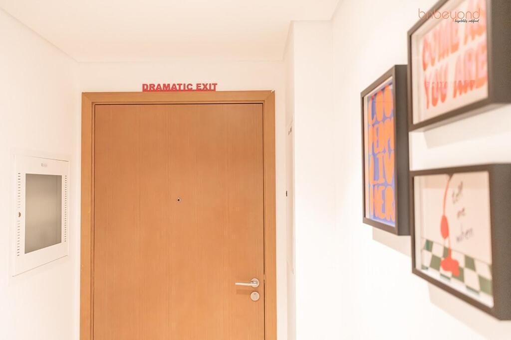 Bnbeyond's Artistic Luxe Retreat With Burj Views Apartment