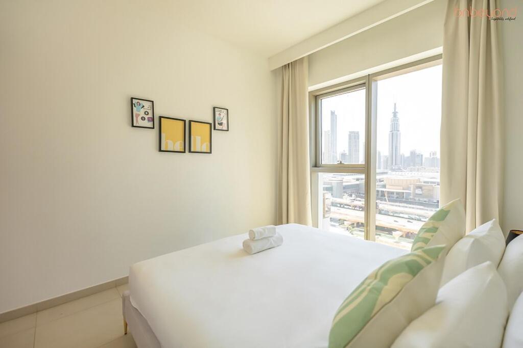 Bnbeyond's Artistic Luxe Retreat With Burj Views Apartment Dubai