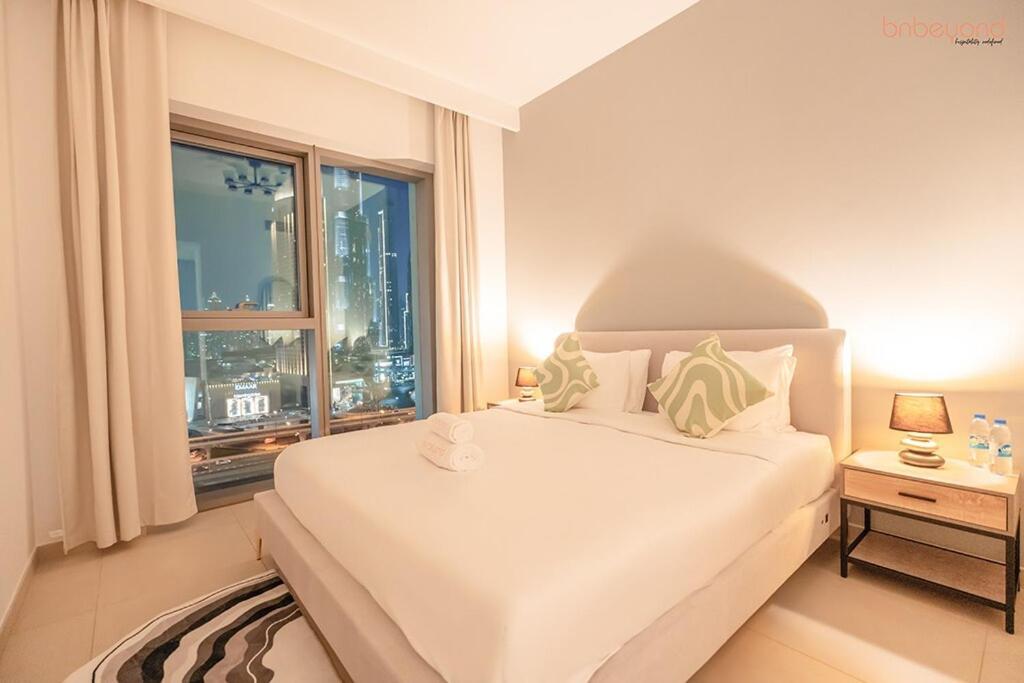 Bnbeyond's Artistic Luxe Retreat With Burj Views Apartment *