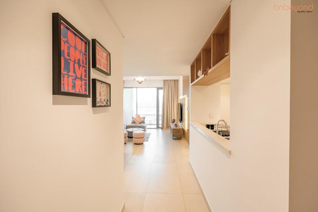 Apartment Bnbeyond's Artistic Luxe Retreat With Burj Views *