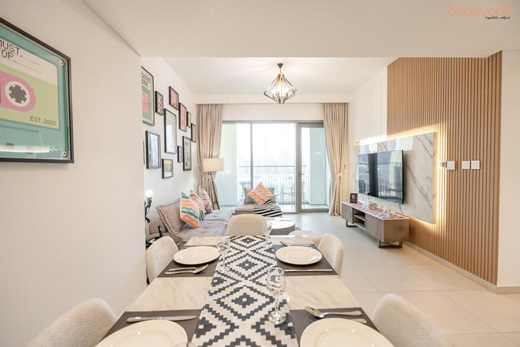 Bnbeyond's Artistic Luxe Retreat With Burj Views Apartment Dubai