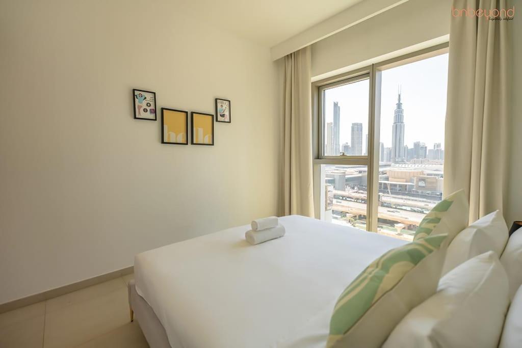 Bnbeyond's Artistic Luxe Retreat With Burj Views