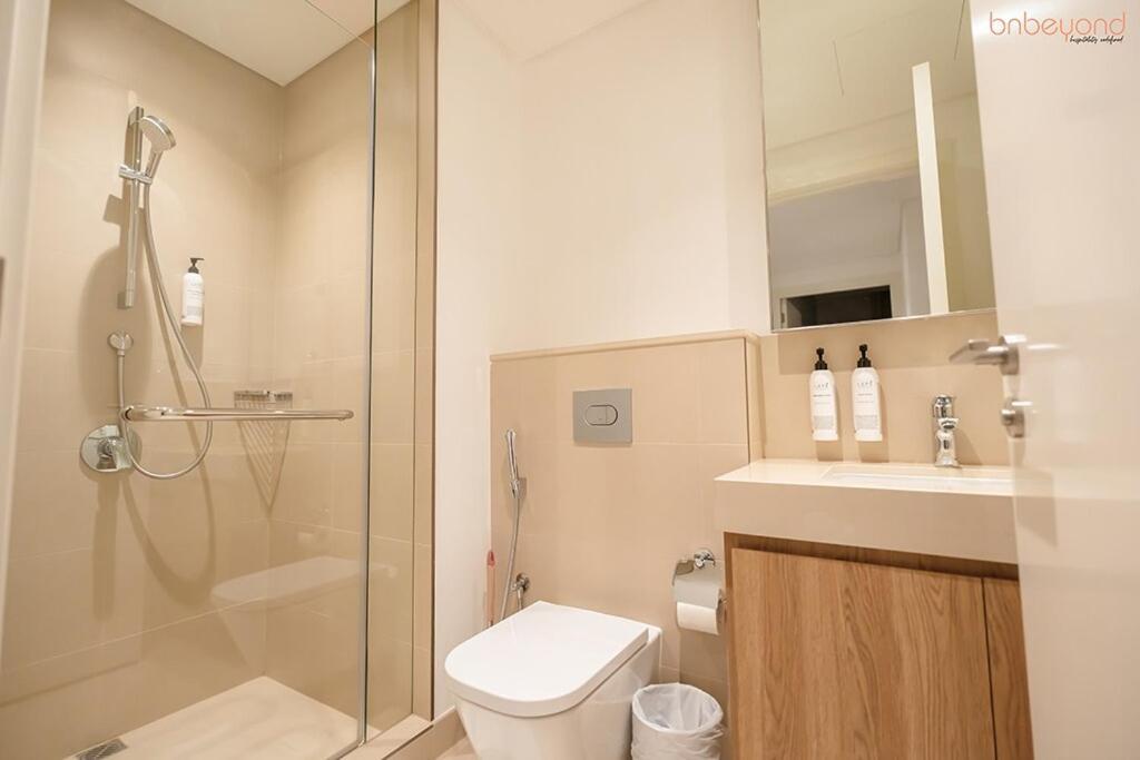 Bnbeyond's Artistic Luxe Retreat With Burj Views *