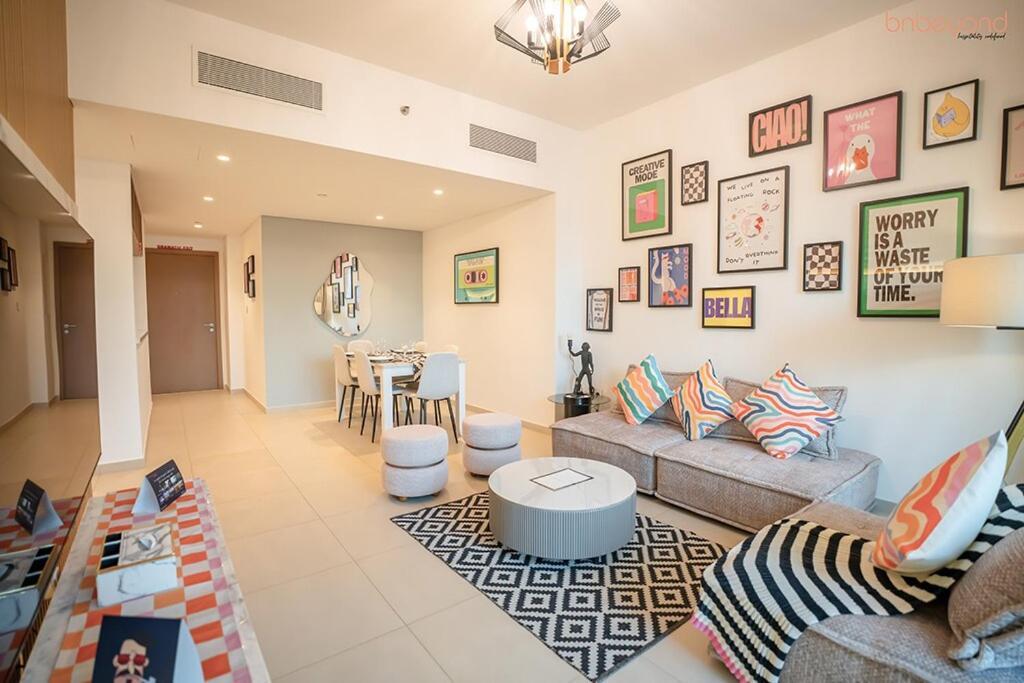 Bnbeyond's Artistic Luxe Retreat With Burj Views Apartment